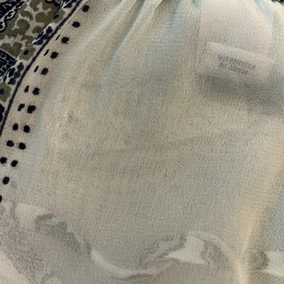 Old Navy Sheer Boho Medallion Top Size Medium - Picture 6 of 6